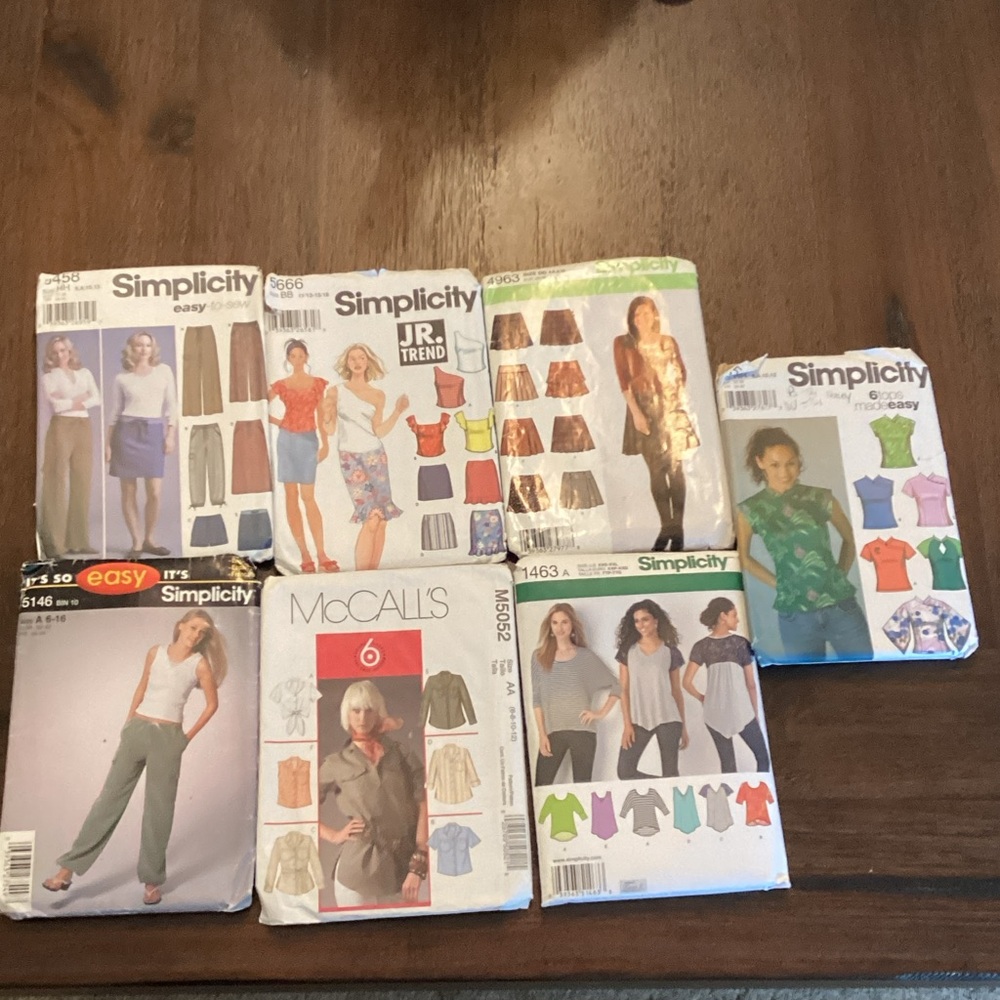 Simplicity Women's Sewing Patterns Collection - image 1